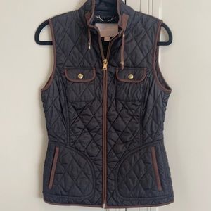 Banana Republic black quilted vest | XS